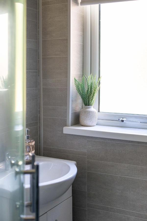 Fully Refurbished North Belfast Home Экстерьер фото